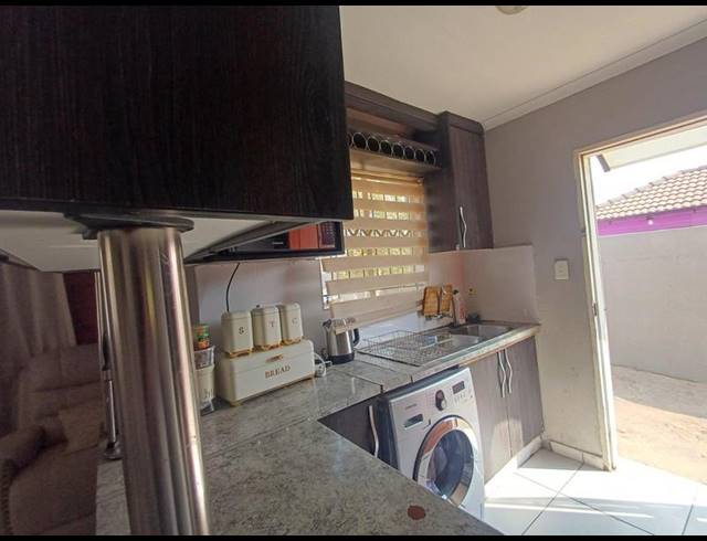 3 BEDROOM HOUSE FOR SALE IN BLUE HILLS